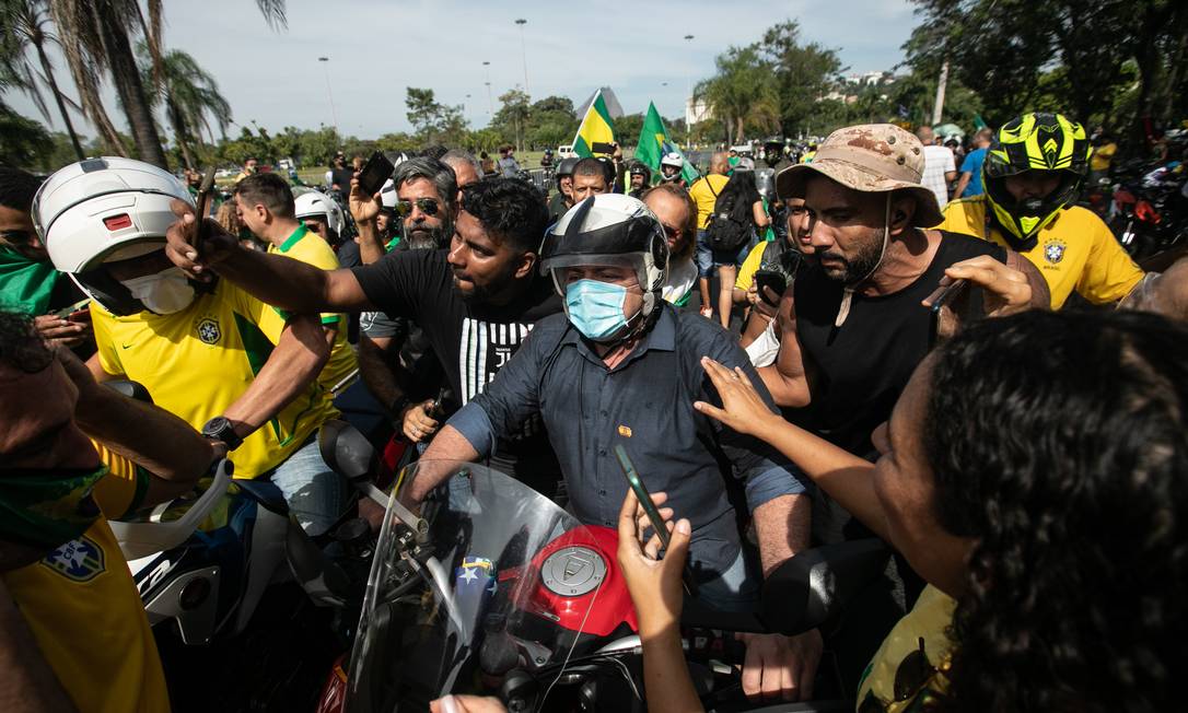Cúpula do Exército reforça pressão para mandar Pazuello à reserva após ato com Bolsonaro - News Rondônia