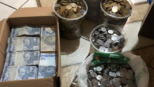 CASAL COMPRA CARRO E CASA PRÓPRIA JUNTANDO MOEDAS E NOTAS DE R$ 2 - News Rondônia