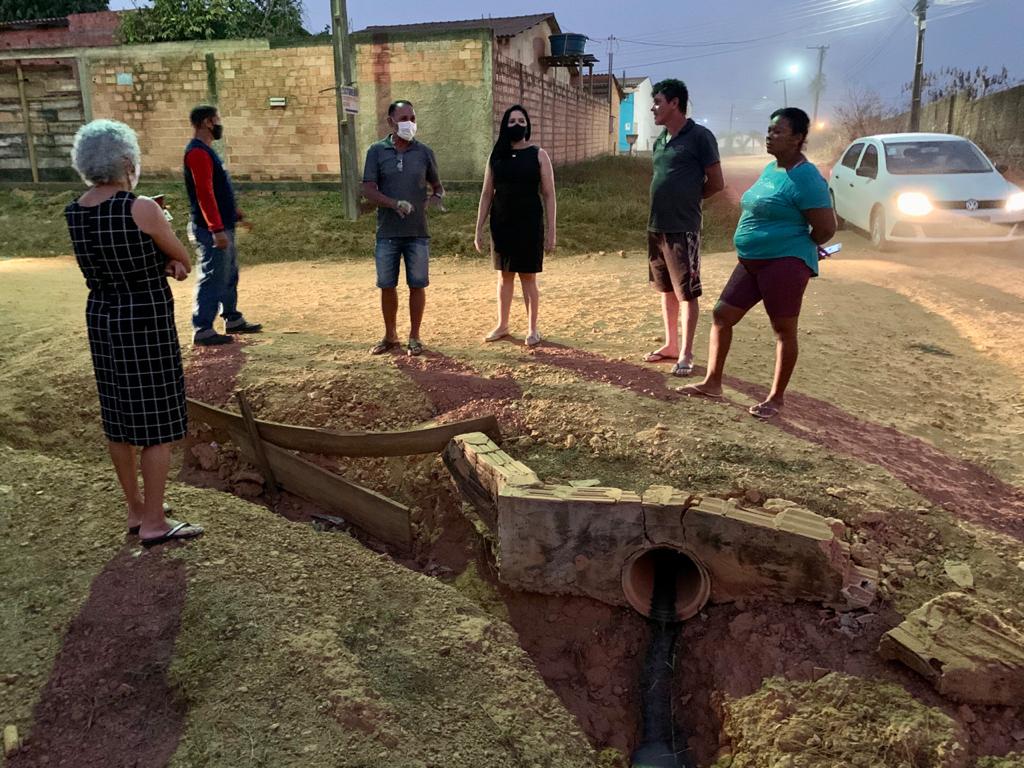 Descaso e abandono levam vereadora Cristiane Lopes a ouvir mais uma vez o clamor dos moradores do Bairro Castanheiras - News Rondônia