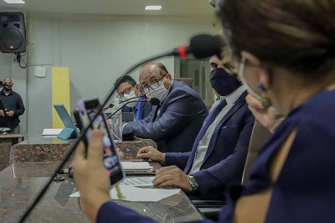 Vereadores e servidores elogiam esforço do prefeito na articulação e aprovação do projeto - News Rondônia