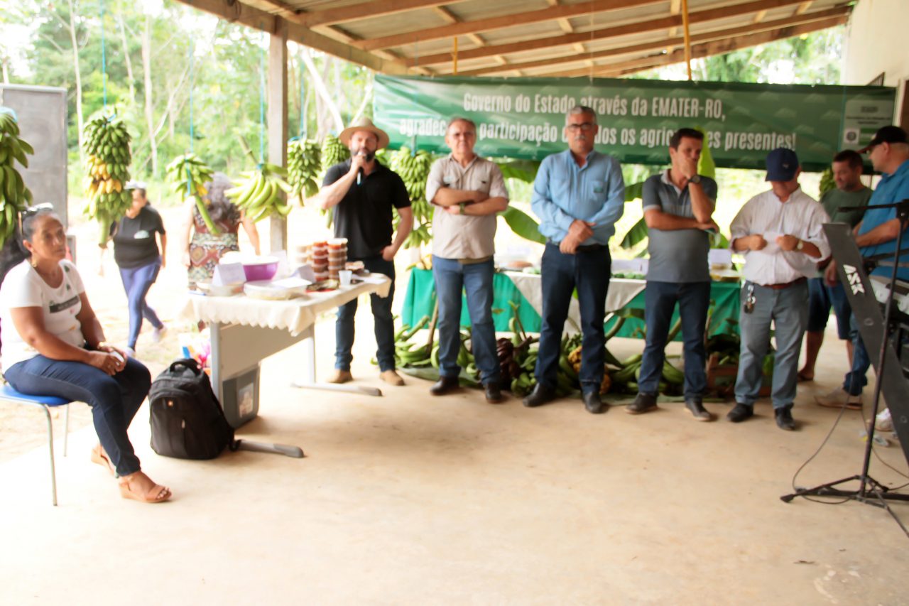 FESTIVAL FORTALECE A PRODUÇÃO DE BANANA EM CUJUBINZINHO E DEBATE MEDIDAS CONTRA PRAGAS E FUNGOS - News Rondônia
