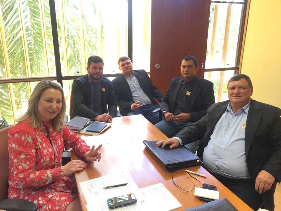 DEPUTADA JAQUELINE CASSOL FAZ COMPROMISSO EM PRIORIZAR MAIS DE 15 MILHÕES DE EMENDAS DO SENADOR IVO CASSOL - News Rondônia