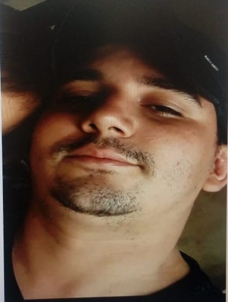 POLÍCIA DIVULGA FOTO DO SUSPEITO DE ASSASSINAR HOMEM COM 13 TIROS NO ALPHAVILLE EM VILHENA - News Rondônia