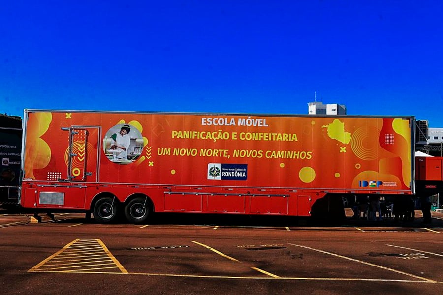 DESENVOLVIMENTO Governo de Rondônia amplia oferta de educação profissional no Estado com aquisição de quatro escolas móveis - News Rondônia