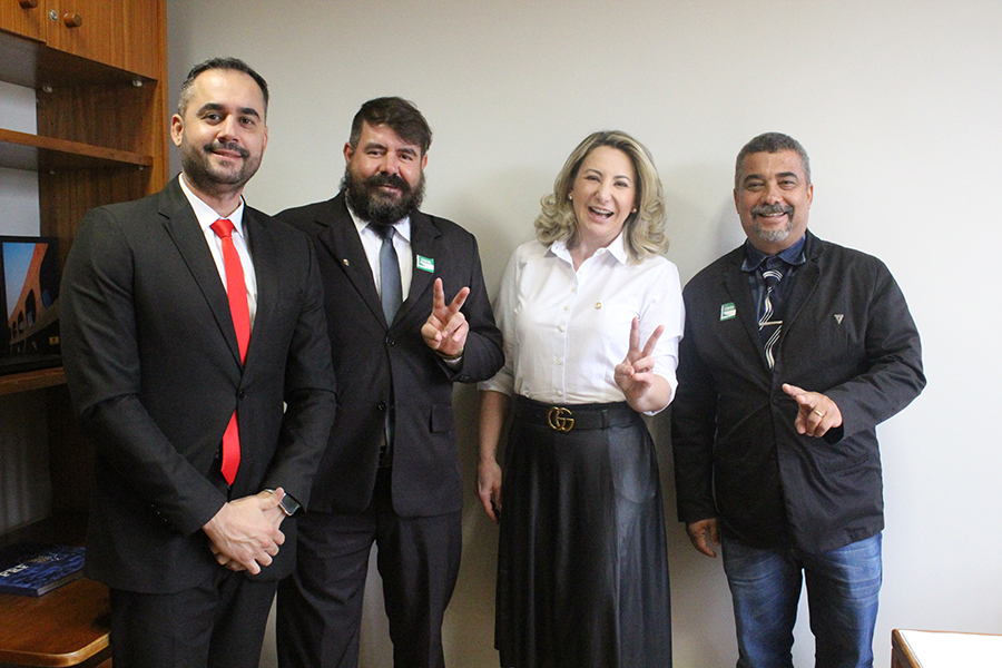 CLINICA DA MULHER: VEREADORES DE SERINGUEIRAS PEDEM EQUIPAMENTOS À DEPUTADA JAQUELINE CASSOL - News Rondônia