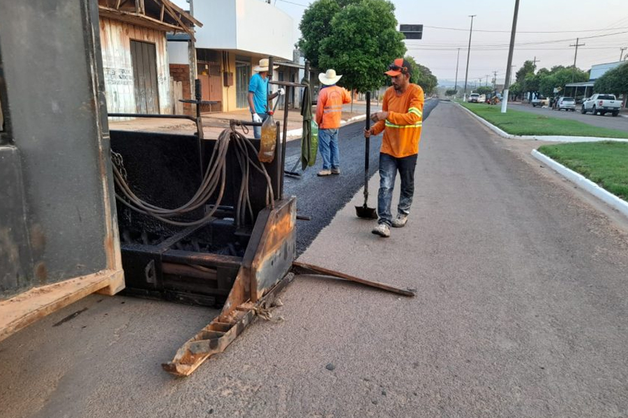 ASFALTO - DER inicia teste de aplicação de microrrevestimento asfáltico em Cerejeiras - News Rondônia