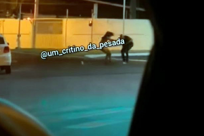 FLAGRANTE - Briga entre Travesti e dois homens é divulgada nas redes sociais - News Rondônia