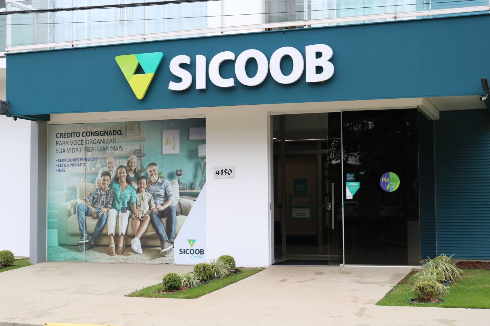 Agência Sicoob Credisul no Jardim América, em Vilhena (RO), é reaberta com novo layout e espaço para café - News Rondônia