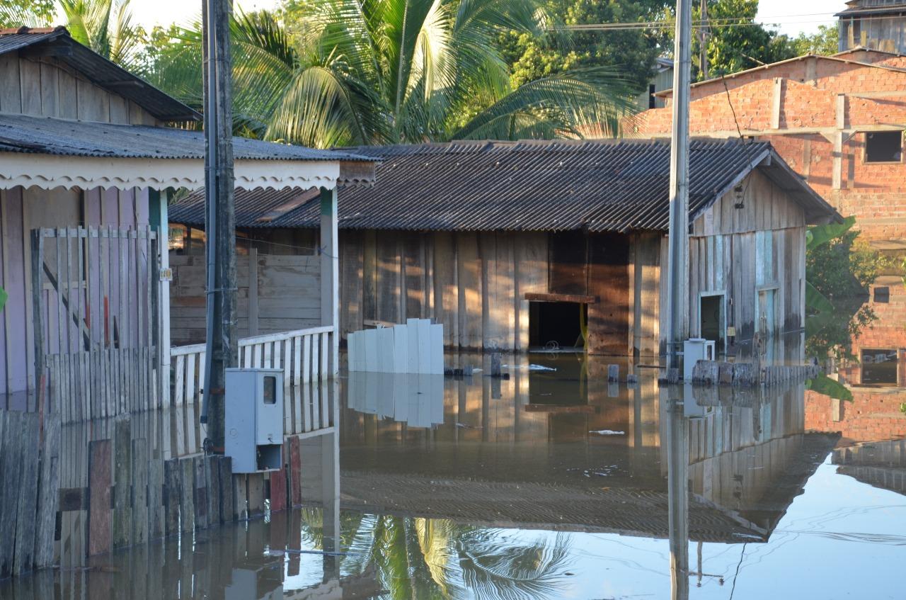 PREFEITURA DECRETA SITUAÇÃO DE EMERGÊNCIA EM BAIRRO ATINGIDO POR ENCHENTE, EM ARIQUEMES - News Rondônia