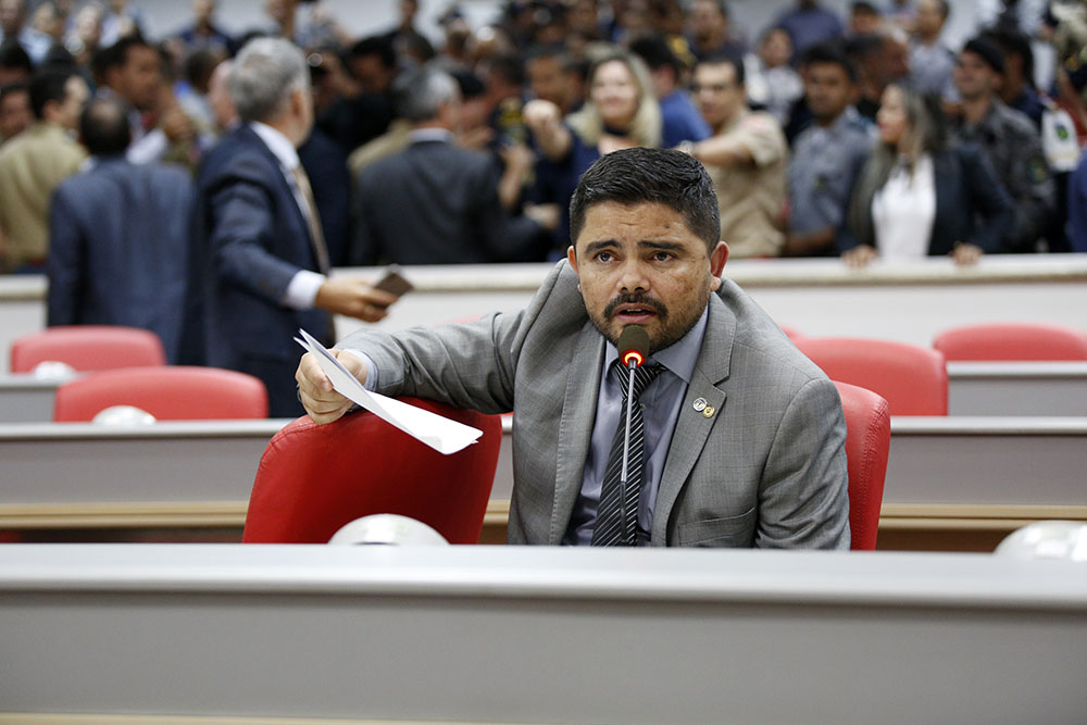 PATRIMÔNIO PÚBLICO  DEPUTADO JESUÍNO APRESENTA PROJETO DE LEI QUE PENALIZA PICHADORES - News Rondônia
