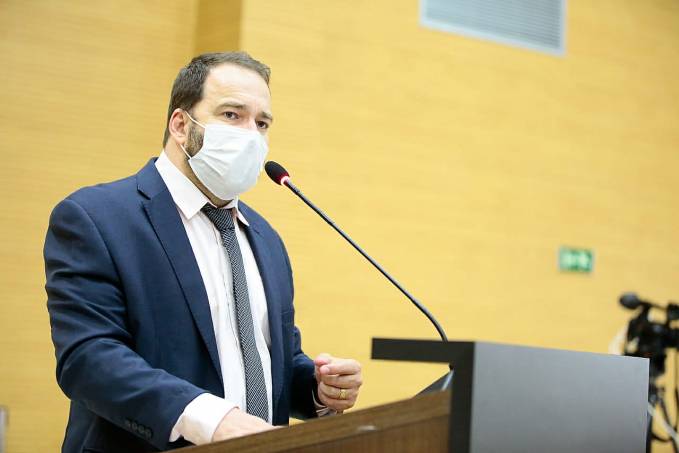Emenda de Alex Redano garante convênio de R$ 225 mil para aquisição de material didático para Monte Negro - News Rondônia