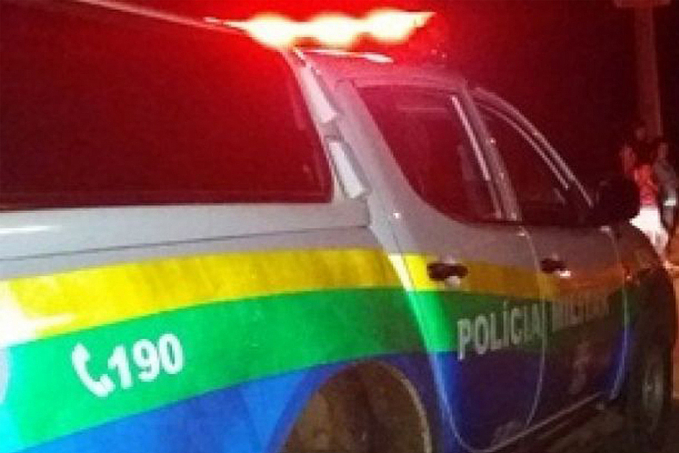 VIOLÊNCIA SEM FIM - Homem é socorrido após levar três tiros na zona leste - News Rondônia
