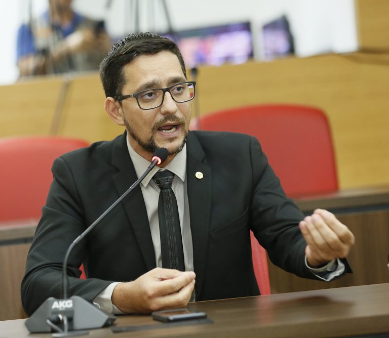 CRISTAL DA CALAMA  Deputado Anderson cobra Governo e CAERD por melhorias no abastecimento de água - News Rondônia