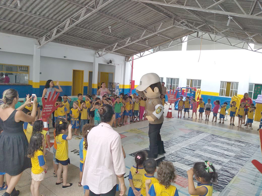 SEMTRAN: AGENTES LEVAM EDUCAÇÃO PARA O TRÂNSITO AOS ALUNOS DA ESCOLA SEMENTE DO ARAÇÁ - News Rondônia