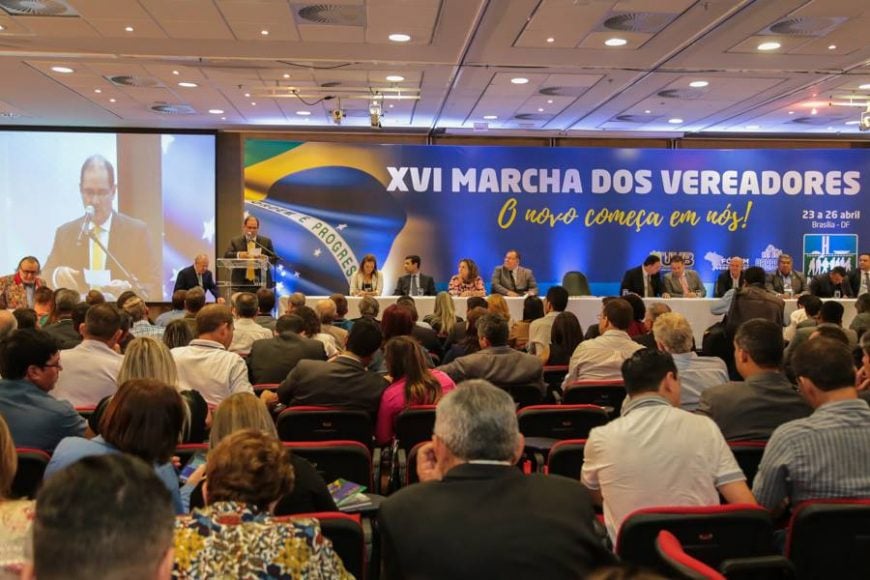 GOVERNADOR DANIEL PEREIRA DEFENDE MAIOR INTEGRAÇÃO COMERCIAL ENTRE OS ESTADOS DURANTE A XVI MARCHA DOS VEREADORES - News Rondônia
