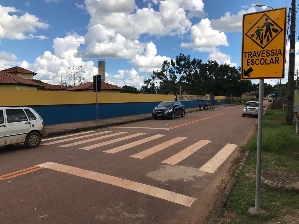 BAIRRO RONALDO ARAGÃO: VEREADORA ADA DANTAS BOABAID TEM PEDIDO ATENDIDO DE FAIXA DE PEDESTRE E REDUTOR DE VELOCIDADE EM FRENTE À ESCOLAS - News Rondônia
