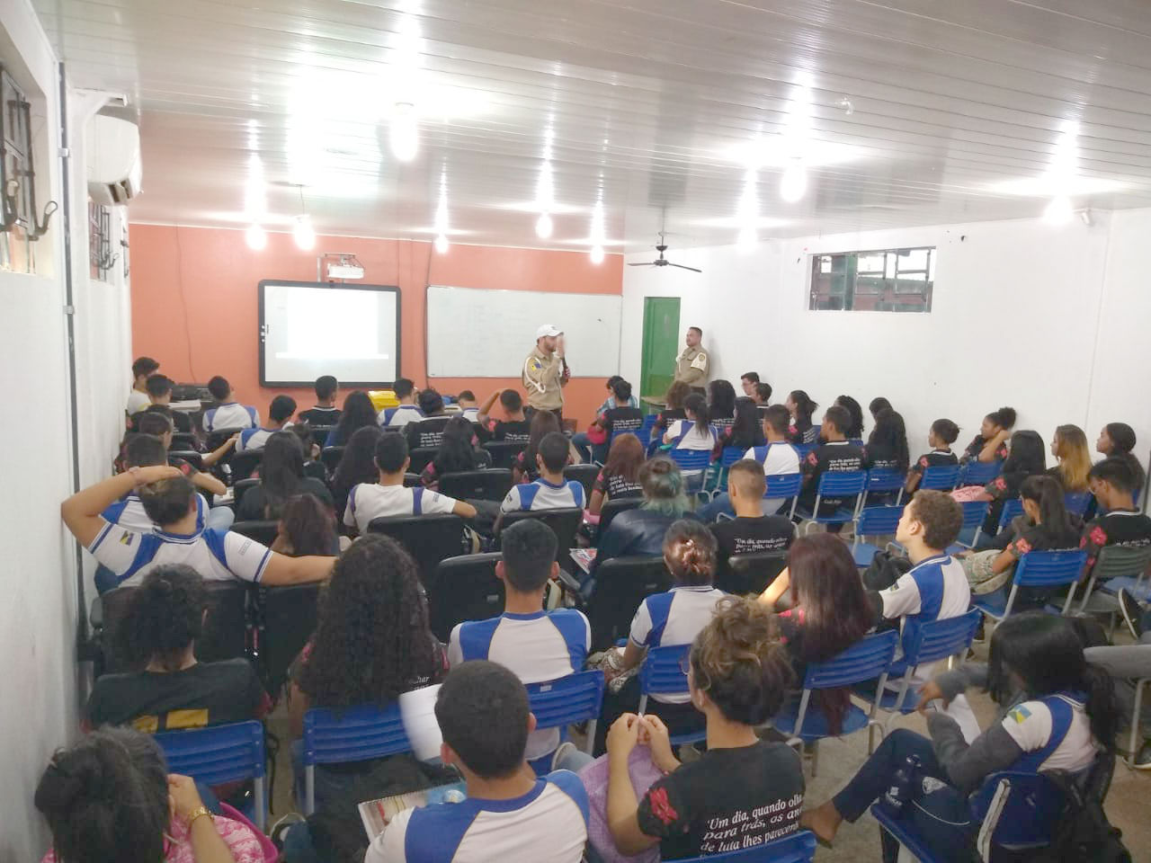SEMTRAN REALIZA PALESTRA SOBRE SEGURANÇA NO TRÂNSITO A ALUNOS DA ESCOLA DANIEL NERI - News Rondônia