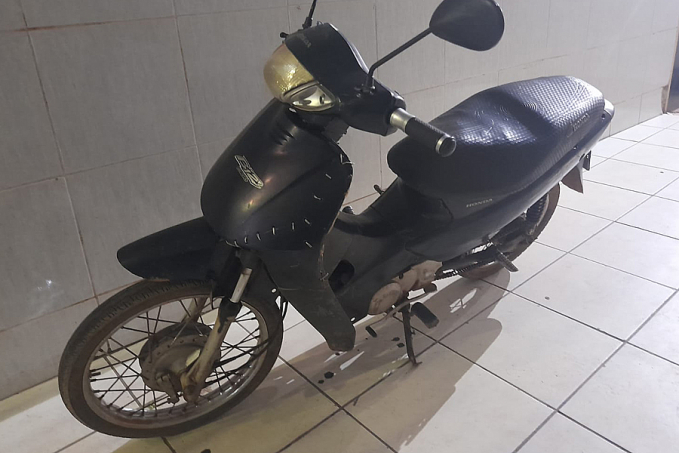NA OLX: Suspeito é preso com moto roubada em abordagem da PM no Jardim Santana - News Rondônia