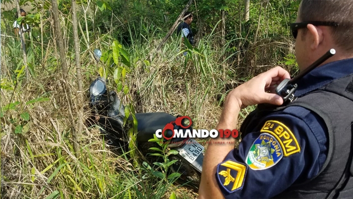 MORADOR ENCONTRA DUAS MOTOCICLETAS ROUBADAS ESCONDIDAS NO MEIO DO MATO, EM JI-PARANÁ - News Rondônia