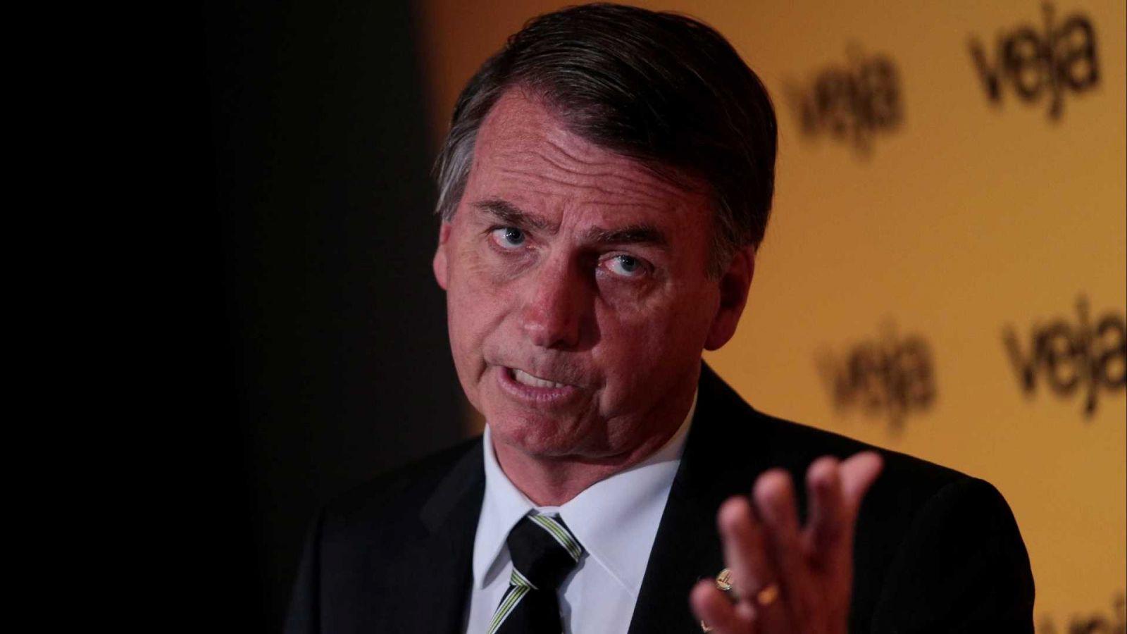 BOLSONARO TEME ATENTADO E USA COLETE À PROVA DE BALA DURANTE ATOS - News Rondônia