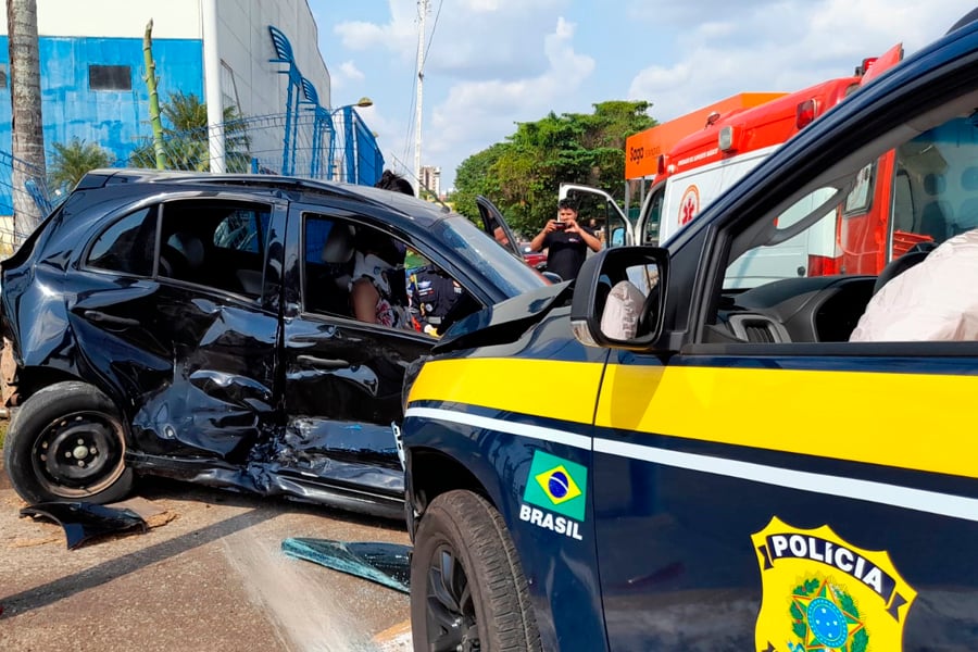 ATUALIZADA: Grave acidente de trânsito envolvendo viatura da PRF em cruzamento na capital - News Rondônia
