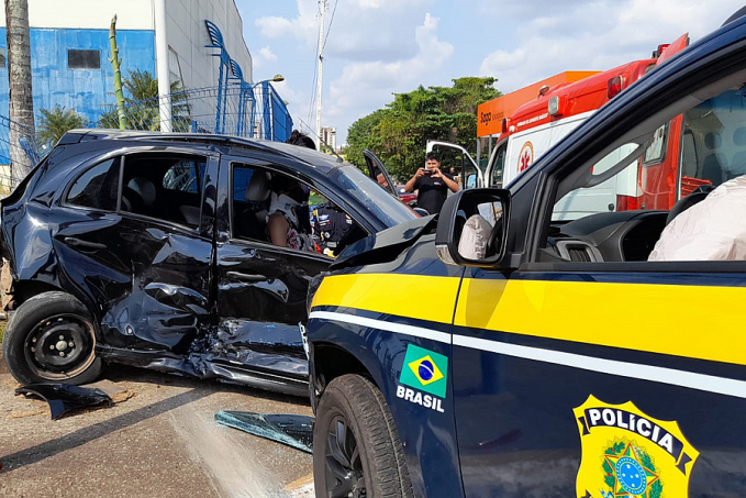 ATUALIZADA: Grave acidente de trânsito envolvendo viatura da PRF em cruzamento na capital - News Rondônia