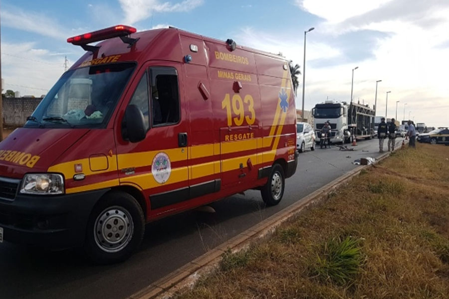 Ciclista morre após ser atropelado por carro em alta velocidade - News Rondônia