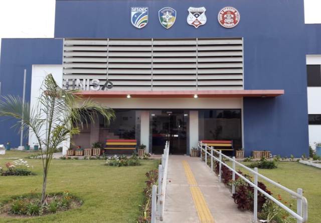 POLÍCIA DETÉM HOMEM POR SUSPEITA DE RECEPTAÇÃO APÓS RONDA EM PRAÇA FREQUENTADA POR USUÁRIOS DE DROGAS - News Rondônia