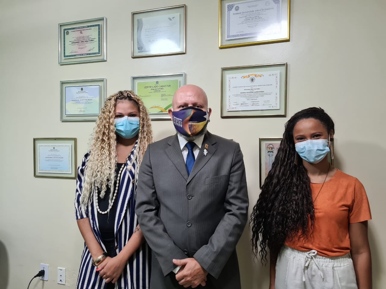 Presidente da "Associação Filhas do Boto Nunca Mais", visita Vereador Aleks Palitot e apresenta demandas - News Rondônia