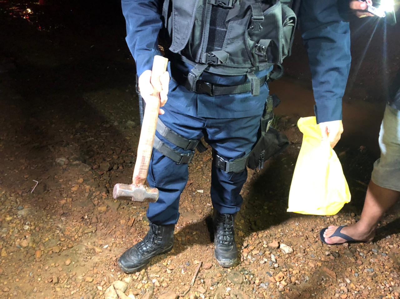 BARBÁRIE - Apenado surta e mata vizinhos com golpes de marreta - News Rondônia