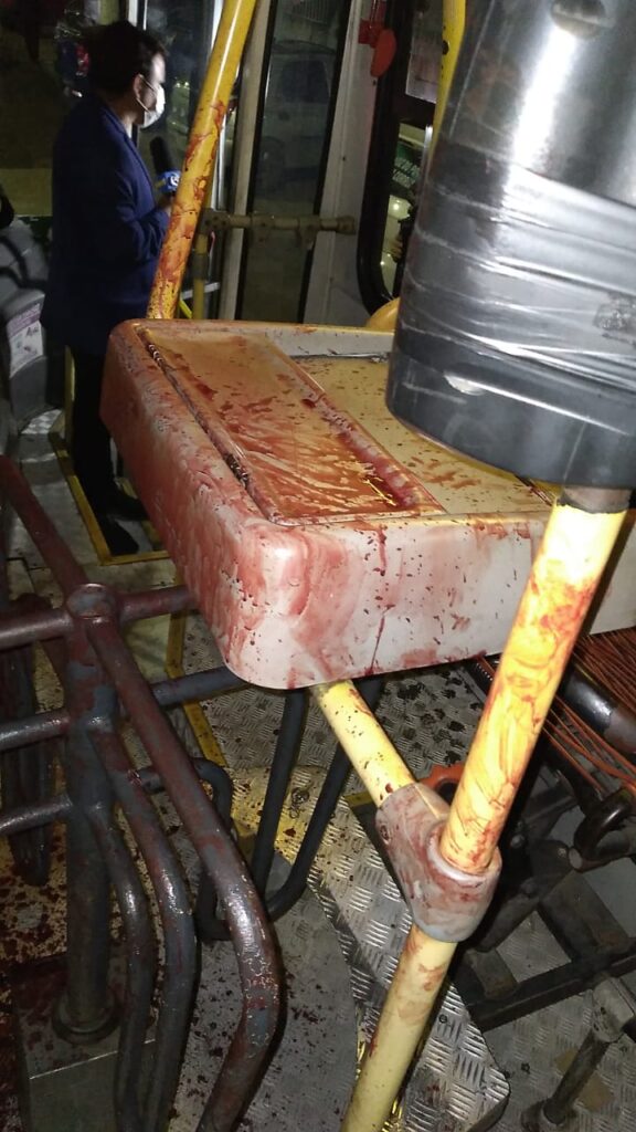 ASSALTO NO BUSÃO - População revoltada aplica corretivo em bandidos - News Rondônia