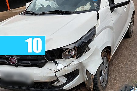 MOTORISTA INVADE PREFERENCIAL NA DUQUE DE CAXIAS E É ATINGIDO POR AUTOMÓVEL - News Rondônia