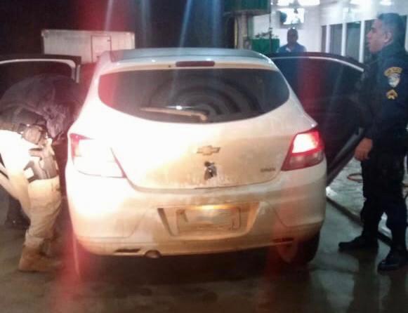 EM AÇÃO CONJUNTA, PRF E PM RECUPERA VEÍCULO ROUBADO - News Rondônia