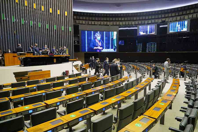 Bolsonaro sanciona lei que regulamenta transformação de times de futebol em empresas - News Rondônia