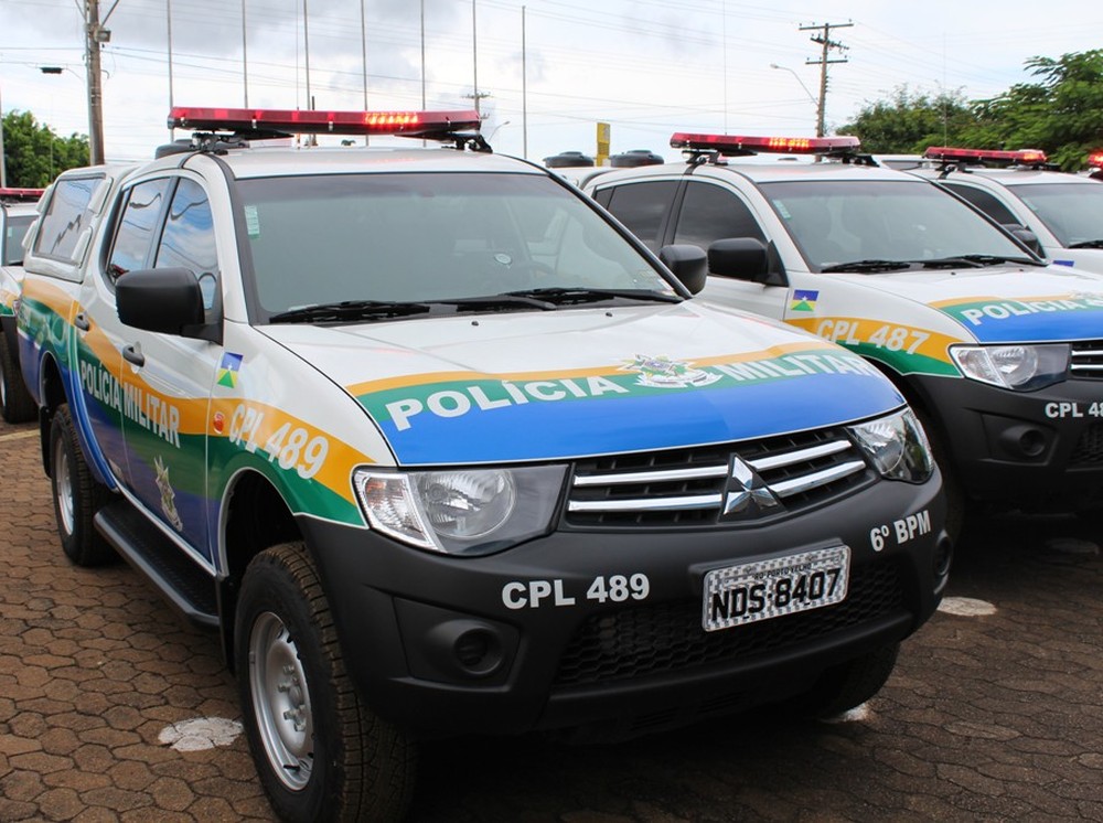 ZONA LESTE: DUPLA COM DROGA É PRESA E AFIRMA QUE NEM NA BASE DA PORRADA ENTREGARIAM O TRAFICANTE - News Rondônia