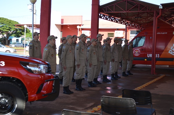 ROLIM DE MOURA - VICE-PREFEITO FABRICIO MELO PARTICIPA DA SOLENIDADE DE ENTREGA DE VIATURA AO CORPO DE BOMBEIROS - News Rondônia