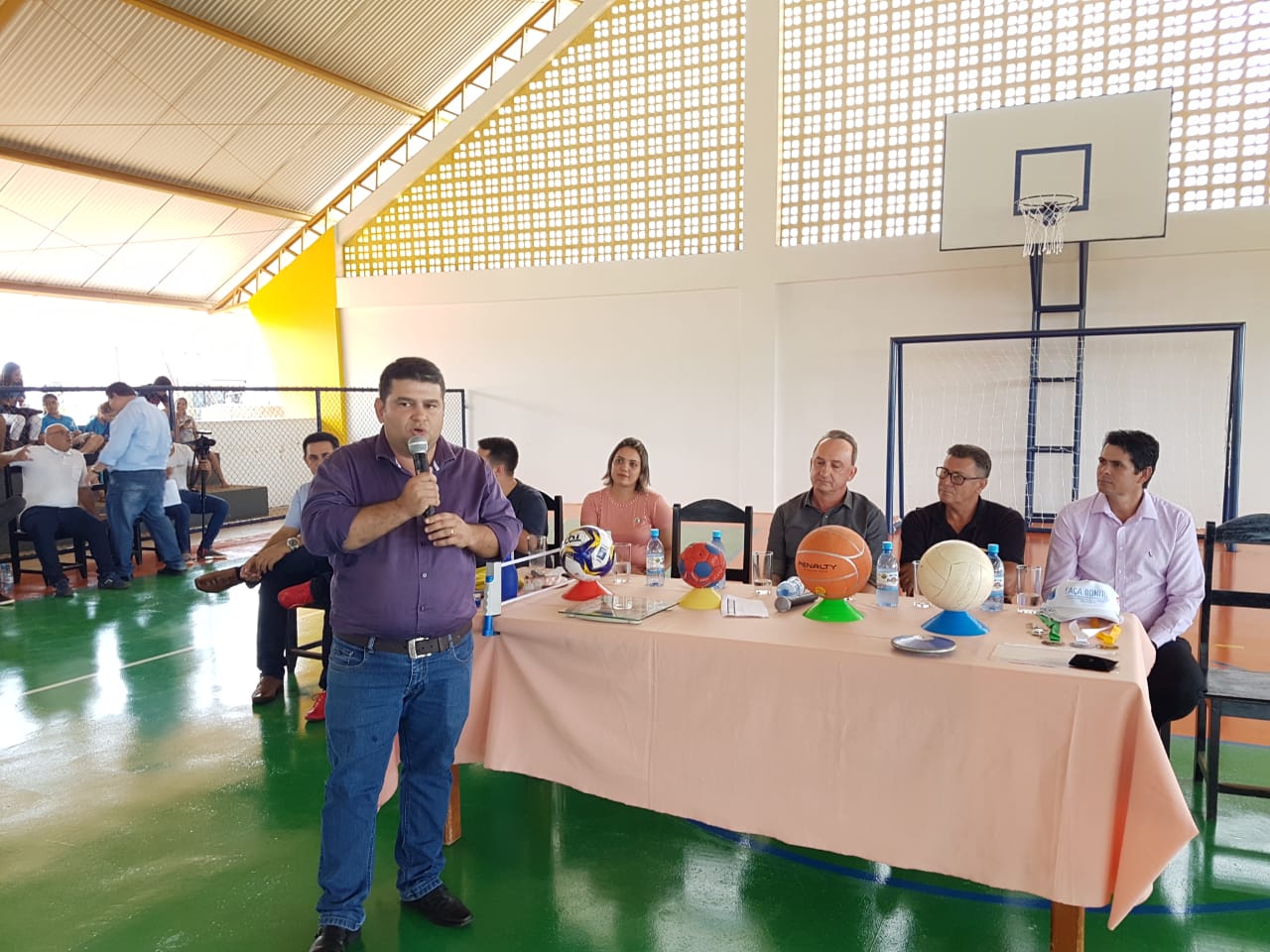 PREFEITURA DE ROLIM DE MOURA INAUGURA QUADRA POLIESPORTIVA NA ESCOLA POLO JOSÉ VERÍSSIMO - News Rondônia