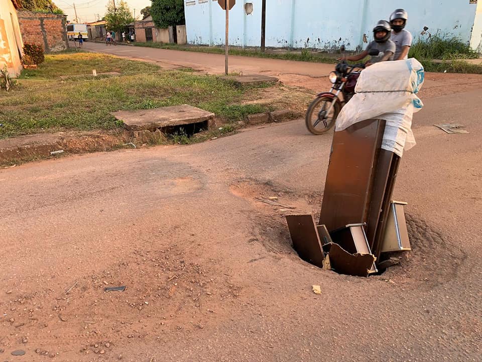 Vereadora Cristiane Lopes cobra solução para Bueiro aberto no Bairro Caladinho - News Rondônia