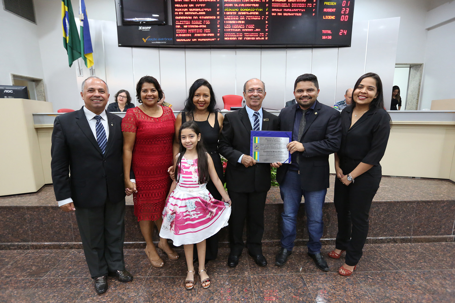 JORNALISTA LENILSON GUEDES É HOMENAGEADO COM TÍTULO HONORÍFICO DE CIDADÃO DE RONDÔNIA - News Rondônia