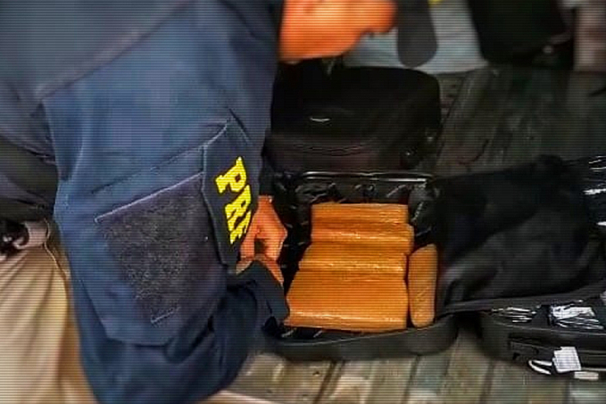 Ônibus que faz a linha RO a MG é parado no MT e PRF encontra mala cheia de droga - News Rondônia