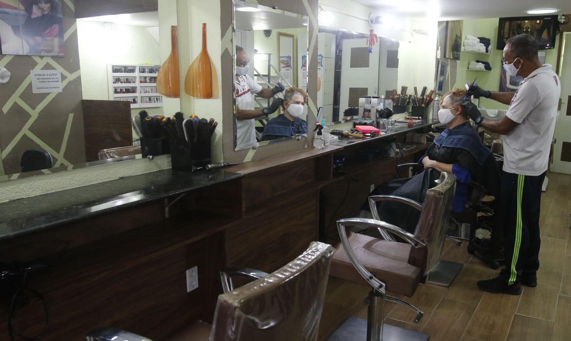Número de empresas em funcionamento cresce em 252,8 mil em um mês - News Rondônia