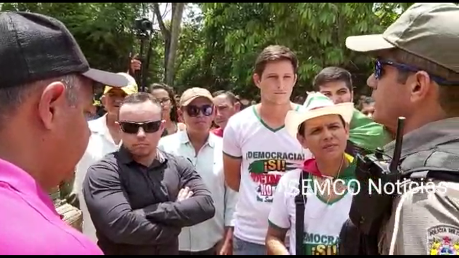 TENENTE DO ACRE CRUZA A FRONTEIRA E MANDA RECADO AOS MANIFESTANTES: JÁ TOLERAMOS MUITO - News Rondônia