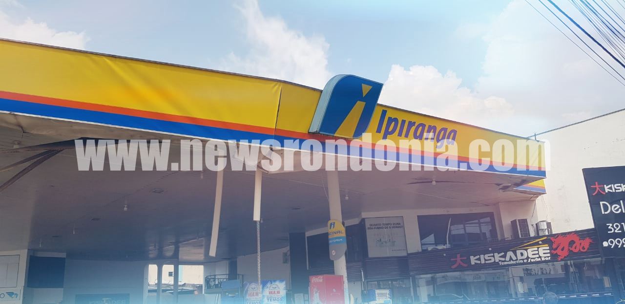 Chuva forte com rajadas de vento derruba árvores e danifica estrutura de Posto de Gasolina (Vídeo) - News Rondônia