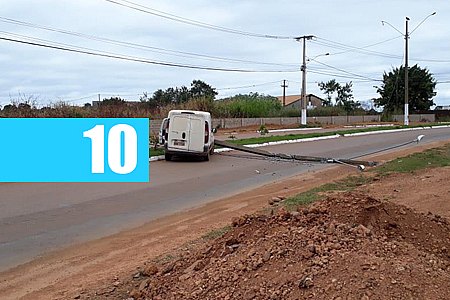 MOTORISTA DESTRÓI POSTE NA AVENIDA MAMORÉ É FOGE ANTES DA POLÍCIA CHEGAR - News Rondônia