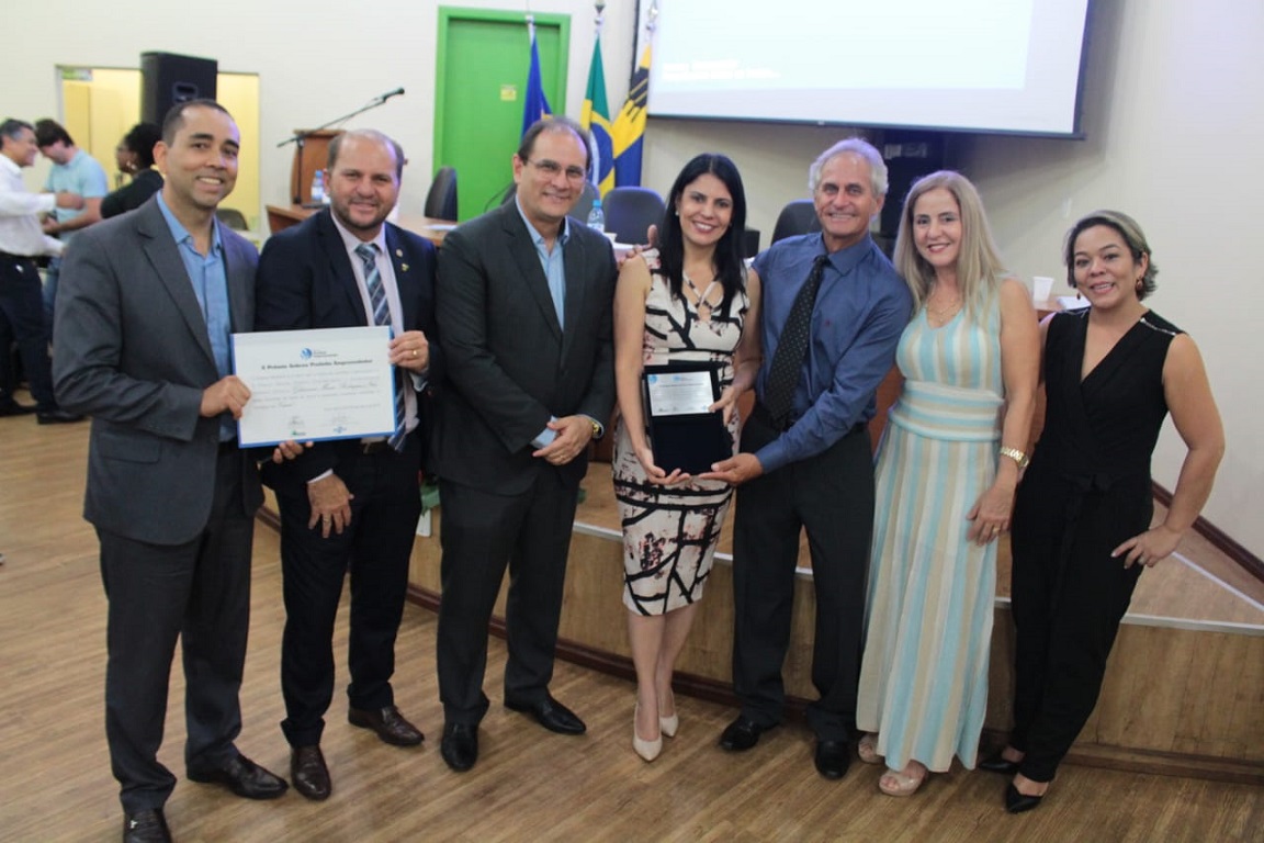 PREFEITA GLAUCIONE RODRIGUES RECEBE PRÊMIO PREFEITO EMPREENDEDOR DO SEBRAE POR PROJETO DE RECUPERAÇÃO DE NASCENTES - News Rondônia