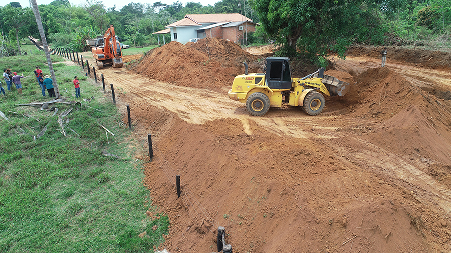 PREFEITURA BENEFICIA DEZENAS DE FAMÍLIAS COM ABERTURA DE TRAVESSÃO EM CACOAL - News Rondônia