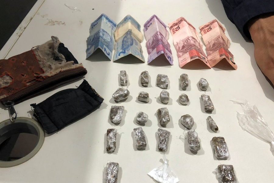 Suspeito é preso ao ser flagrado vendendo drogas na zona leste de Porto Velho - News Rondônia