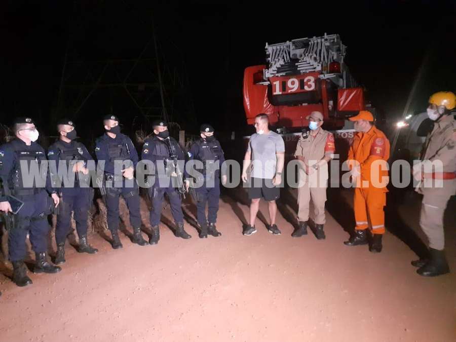 Mulher sobe em torre de transmissão de energia para tirar a vida e desisti após ouvir negociador dos bombeiros - News Rondônia