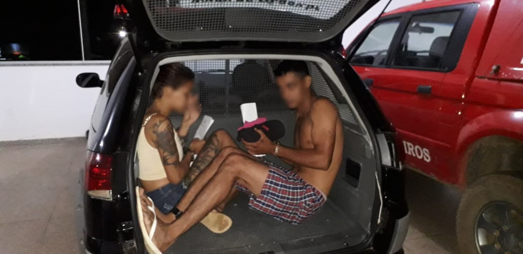 JARU: CASAL COM TORNOZELEIRA ELETRÔNICA É PRESO VENDENDO DROGAS - News Rondônia