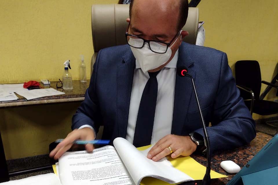 Câmara aprova Projeto de Lei de Edwilson Negreiros e professores entram no rol de prioridade da vacinação contra a COVID-19 - News Rondônia